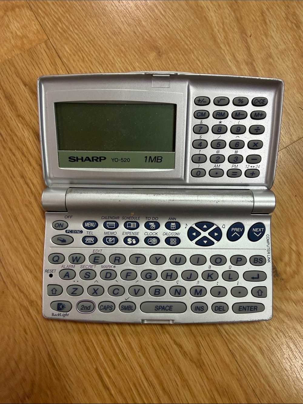 Sharp YO-520 Electronic Organizer – Silver